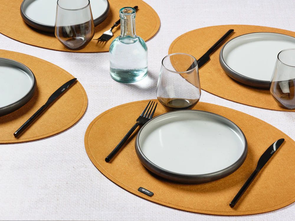 Oval placemat - 6 pieces - Brown recycled felt
