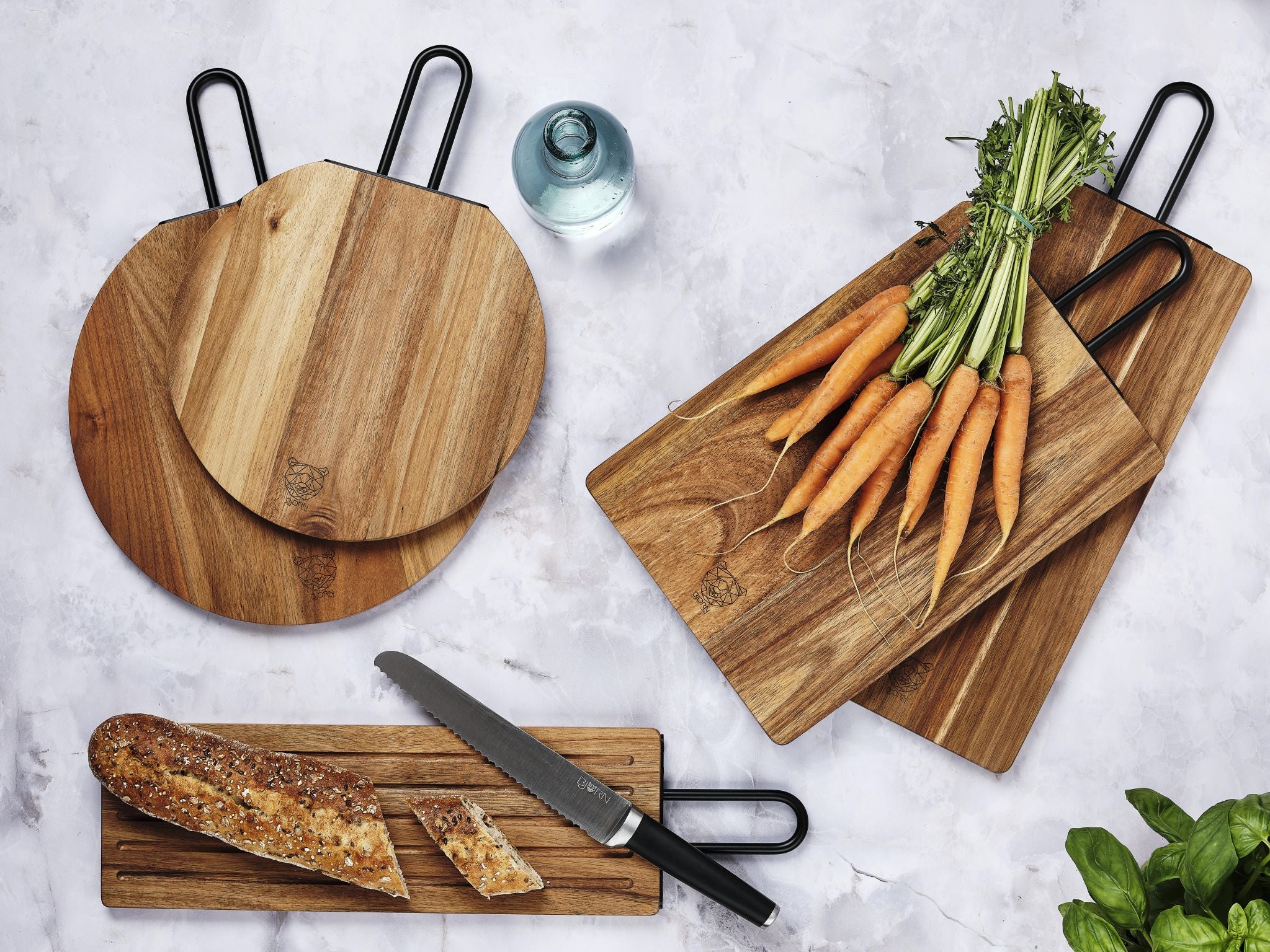 Planche à découper en bois d'acacia STINE - Ø26cm