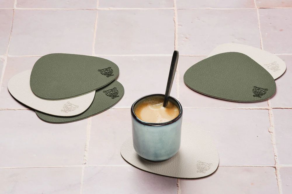 Sottobicchiere curva reversibile - 6 pezzi - Pelle riciclata bianco crema e verderame