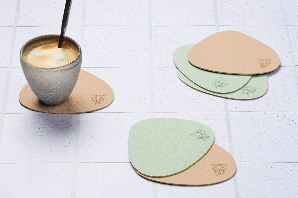 Reversible curve coaster - 6 pieces - Pale pink and pale green recycled leather