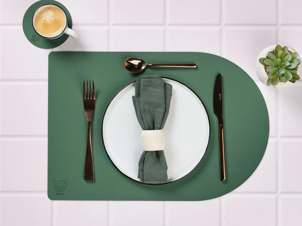 Tovaglietta rettangolare reversibile - 6 pezzi - Pelle riciclata giallo senape e verde abete