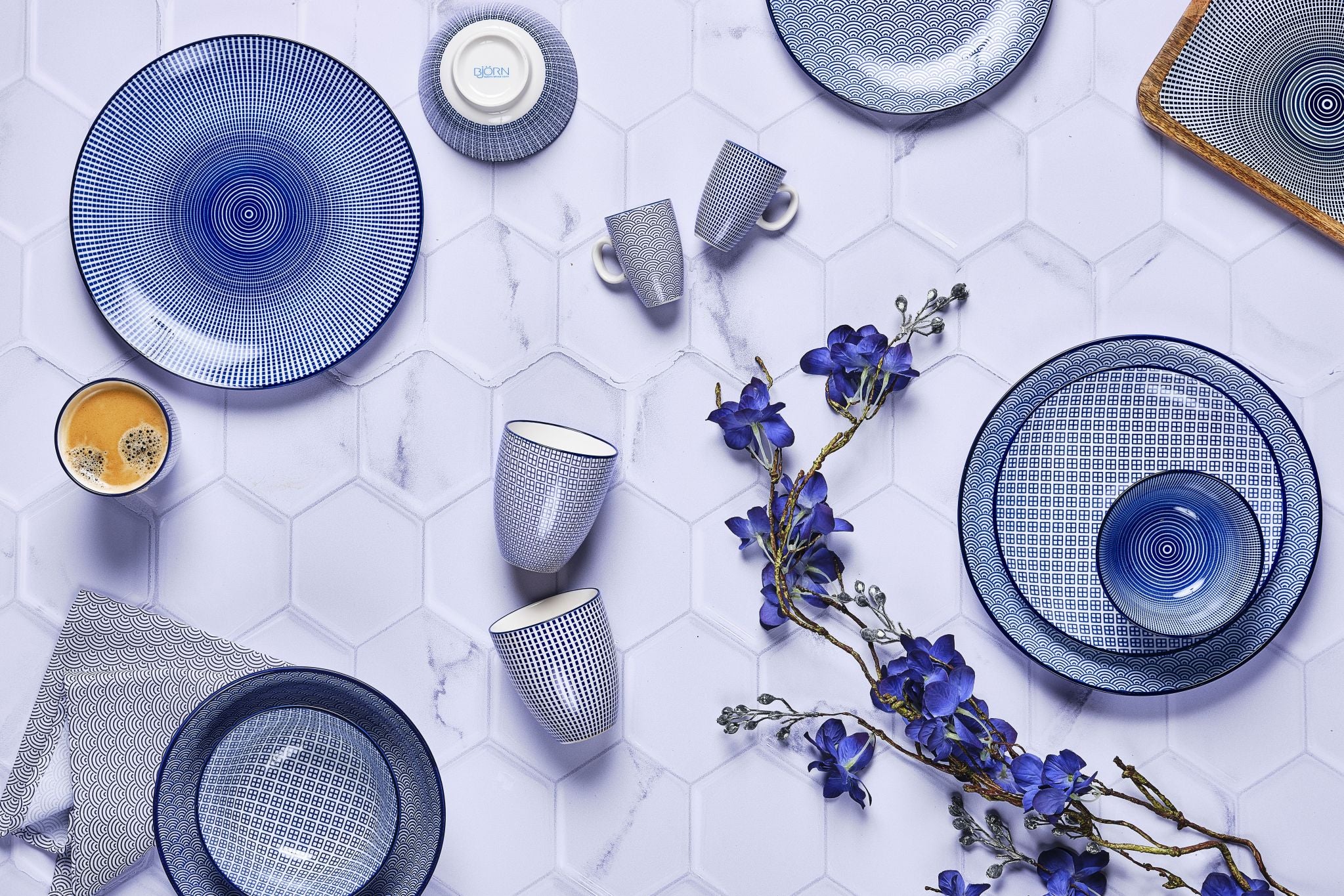 Servizio Essentials - 18 pezzi - Blu scuro