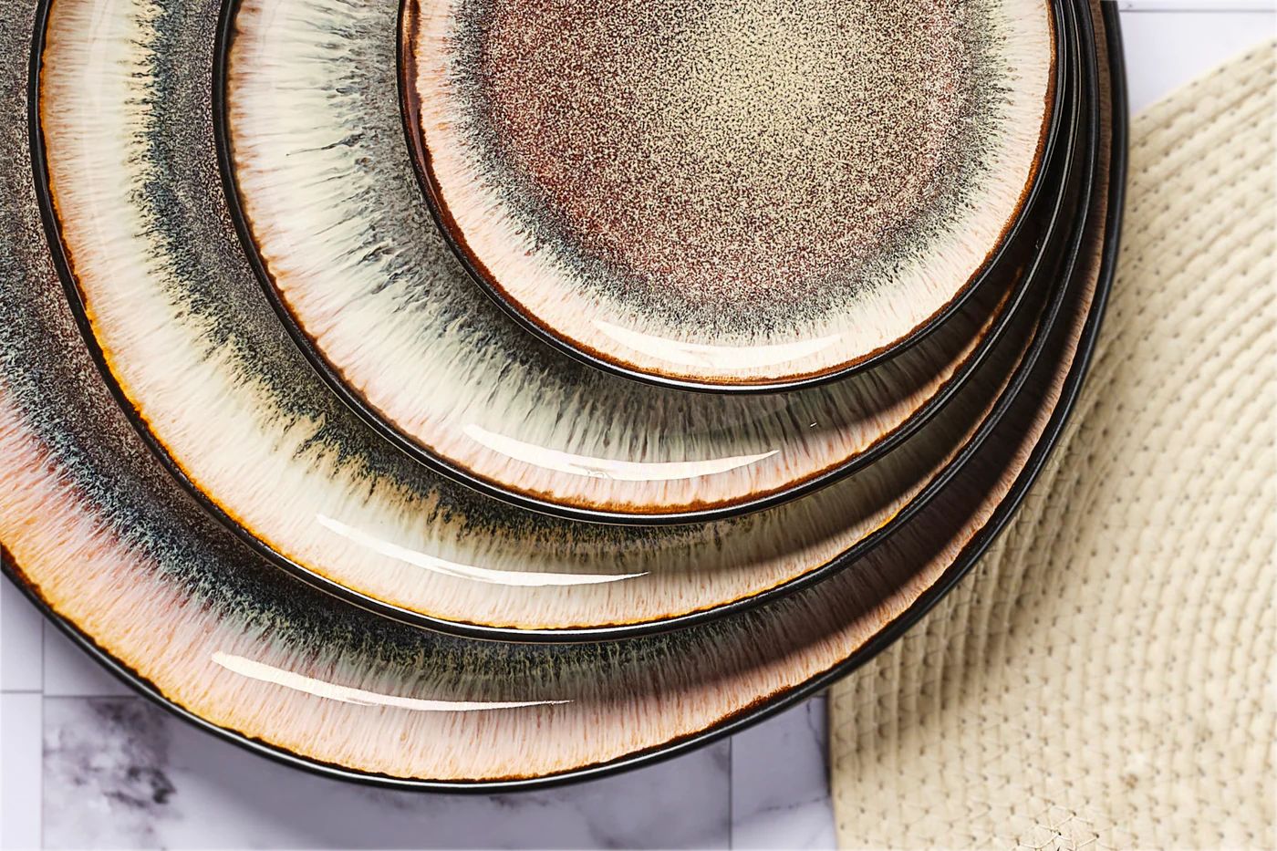 Servizio IRIS Essentials - 18 pezzi - Marrone selvaggio